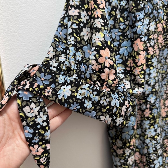 LC Lauren Conrad V-Neck Button-Front Blouse - Picture 6 of 10